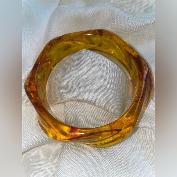 B. Collective Amber Twist Irregular Bangle Bracelet (Boutique) | SAMPLE SALE - Picture 3 of 7